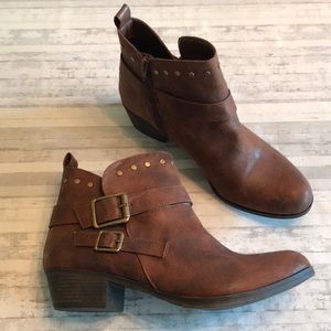 New Zip Bootie size 10